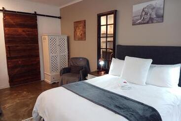 پانسیون The Oak Treehouse Bnb Queenstown