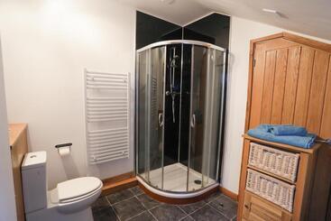 تختخواب و صبحانه Crackin View Guest House