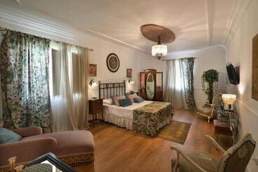 تختخواب و صبحانه La Casa De Los Coy
