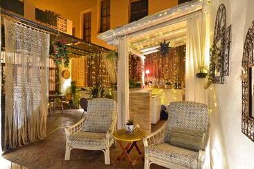 تختخواب و صبحانه La Casa De Los Coy