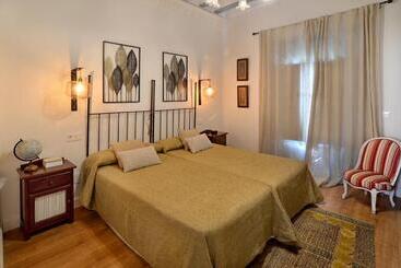 تختخواب و صبحانه La Casa De Los Coy
