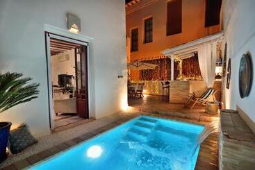 تختخواب و صبحانه La Casa De Los Coy