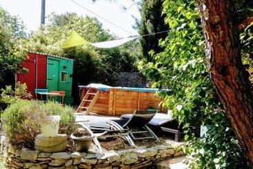 تختخواب و صبحانه Nîmes En Garrigues