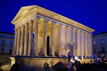 تختخواب و صبحانه Nîmes En Garrigues