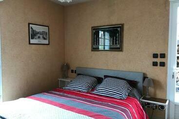 تختخواب و صبحانه Studio Indépendant Chez L Habitant