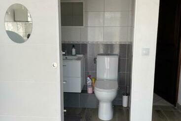 تختخواب و صبحانه Studio Indépendant Chez L Habitant