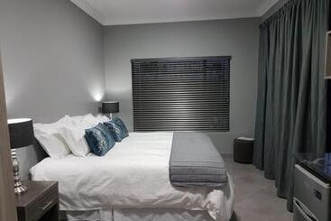 پانسیون A’ La Maison Guesthouse