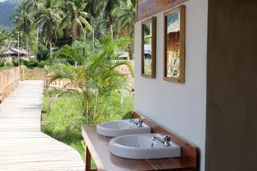 پانسیون Palayan Paradise Huts