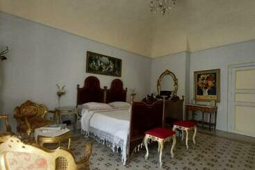 پانسیون Suite 120