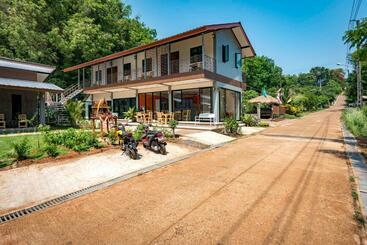 استراحتگاه Hanoii House