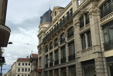 Comfort Aparthotel Saint Etienne