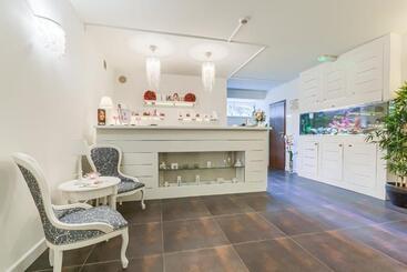 هتل Amax Boutique