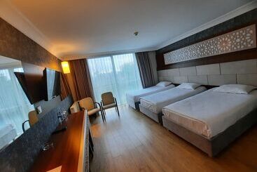 Bm Hotel City
