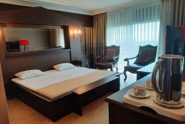 Bm Hotel City