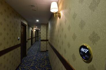 هتل Best Western Leto Arena