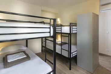 هتل Enjoy Hostel