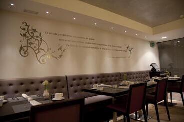 هتل Eurostars Patios De Cordoba