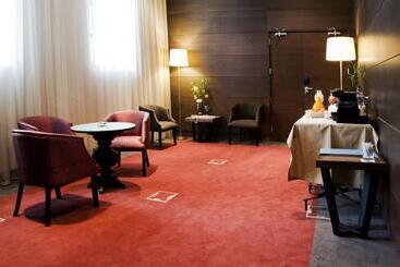 هتل Eurostars Patios De Cordoba