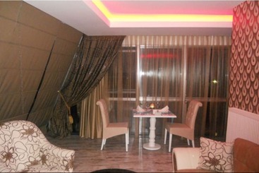 Отель Golden Palas