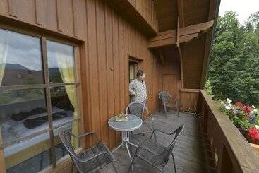 هتل Gutshof Wolfgangsee Resort & Event