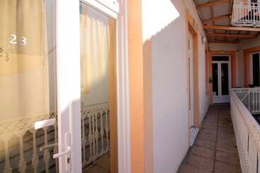 هتل Hôtel Adour