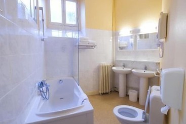 هتل Hôtel Adour