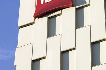 هتل Ibis Barcelona Santa Coloma