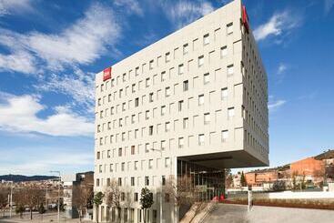 هتل Ibis Barcelona Santa Coloma