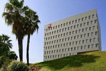 هتل Ibis Barcelona Santa Coloma