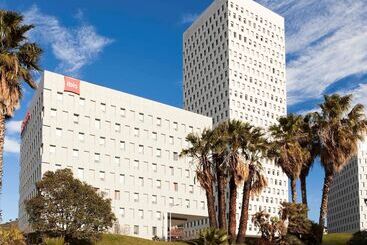 هتل Ibis Barcelona Santa Coloma