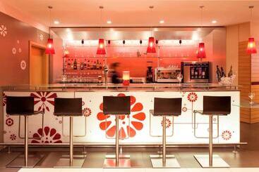 هتل Ibis Barcelona Santa Coloma