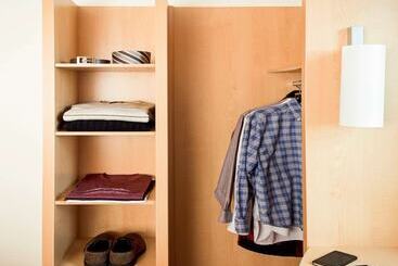 هتل Ibis Barcelona Santa Coloma