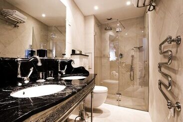 هتل Boutique Hôtel Konfidentiel