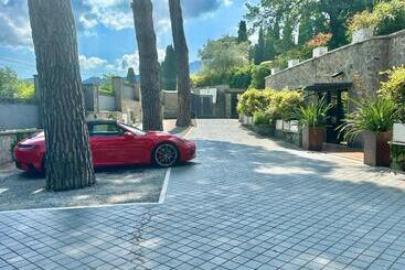 هتل La Locanda Del Pontefice   Luxury Country House