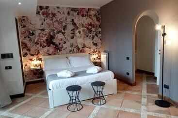 هتل La Locanda Del Pontefice Luxury Country House