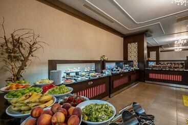 هتل Megasaray Westbeach Antalya