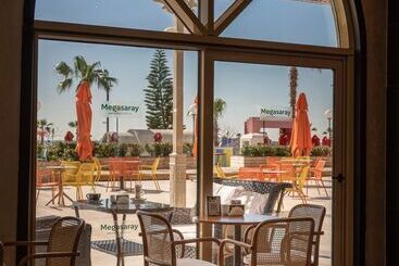 هتل Megasaray Westbeach Antalya