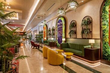 هتل Megasaray Westbeach Antalya