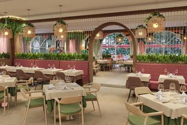 هتل Megasaray Westbeach Antalya