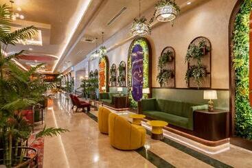 هتل Megasaray Westbeach Antalya