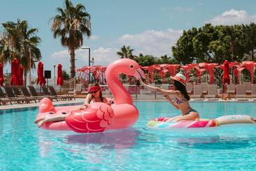 هتل Megasaray Westbeach Antalya