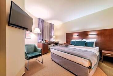 هتل Mercure Warszawa Airport