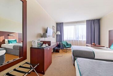 هتل Mercure Warszawa Airport