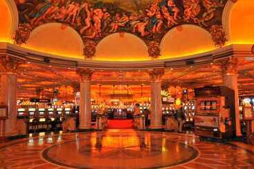 هتل Metcourt At Emperors Palace