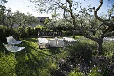 هتل Nun Assisi Relais & Spa Museum