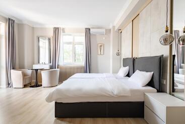 هتل Piccolo Mondo By Citybookings