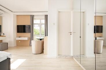 هتل Piccolo Mondo By Citybookings
