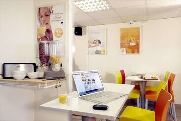 هتل Premiere Classe Salon De Provence