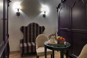 هتل San Firenze Suites & Spa
