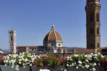 هتل San Firenze Suites & Spa